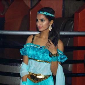 Meet your Posher, Sharon